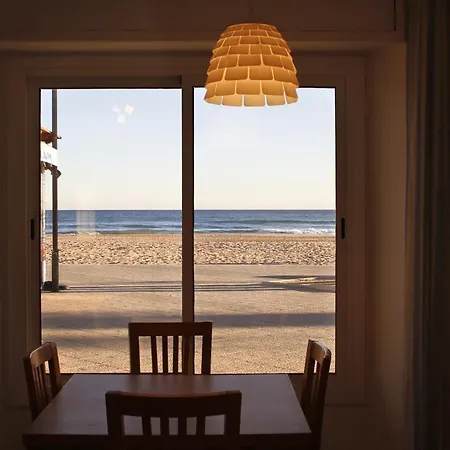 At076 Planta Baja En 1ra Linea Del Paseo Maritimo 아파트 토르뎀바라