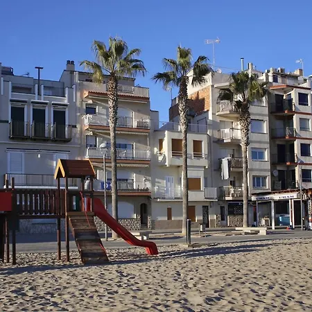 At076 Planta Baja En 1ra Linea Del Paseo Maritimo * Torredembarra